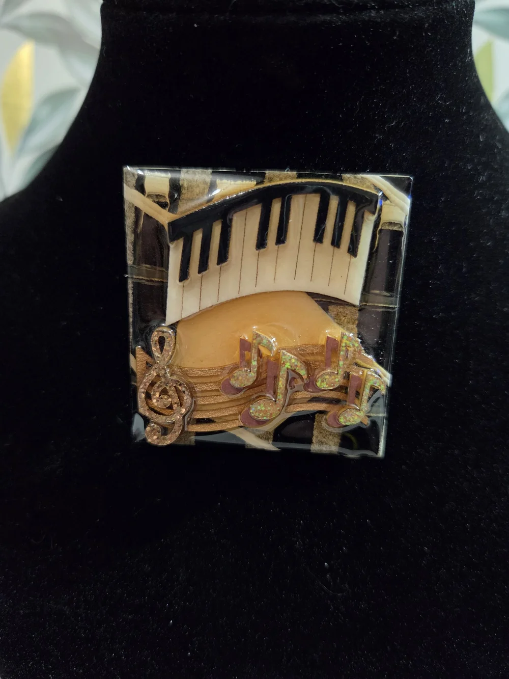 Vintage Music Pins by Lucinda Piano Keyboard Treble Clef Resin Brooch 2